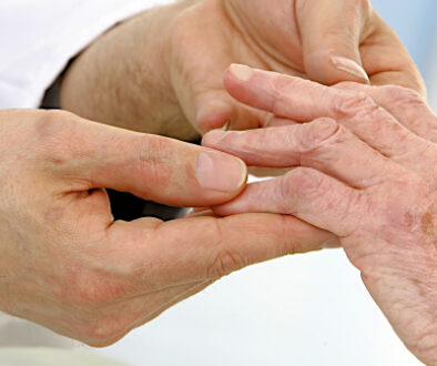 yankton-medical_patient-with-arthritis_rheumatology